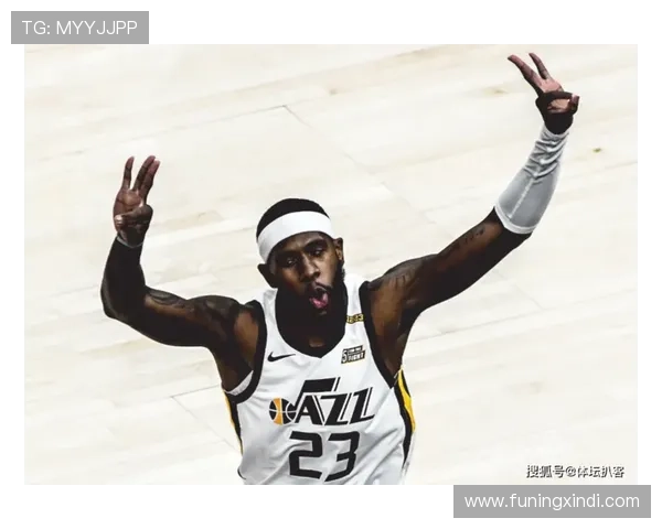 里夫斯突破防线展现个人能力高难度低手挑篮成功得分